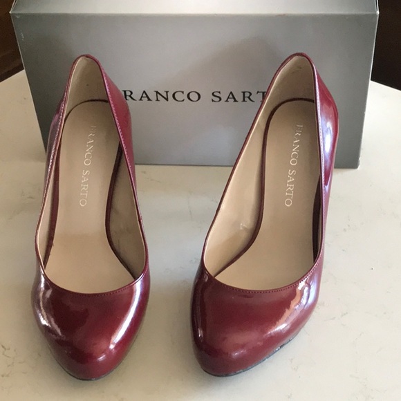 Beautiful Red Pump - Picture 1 of 5